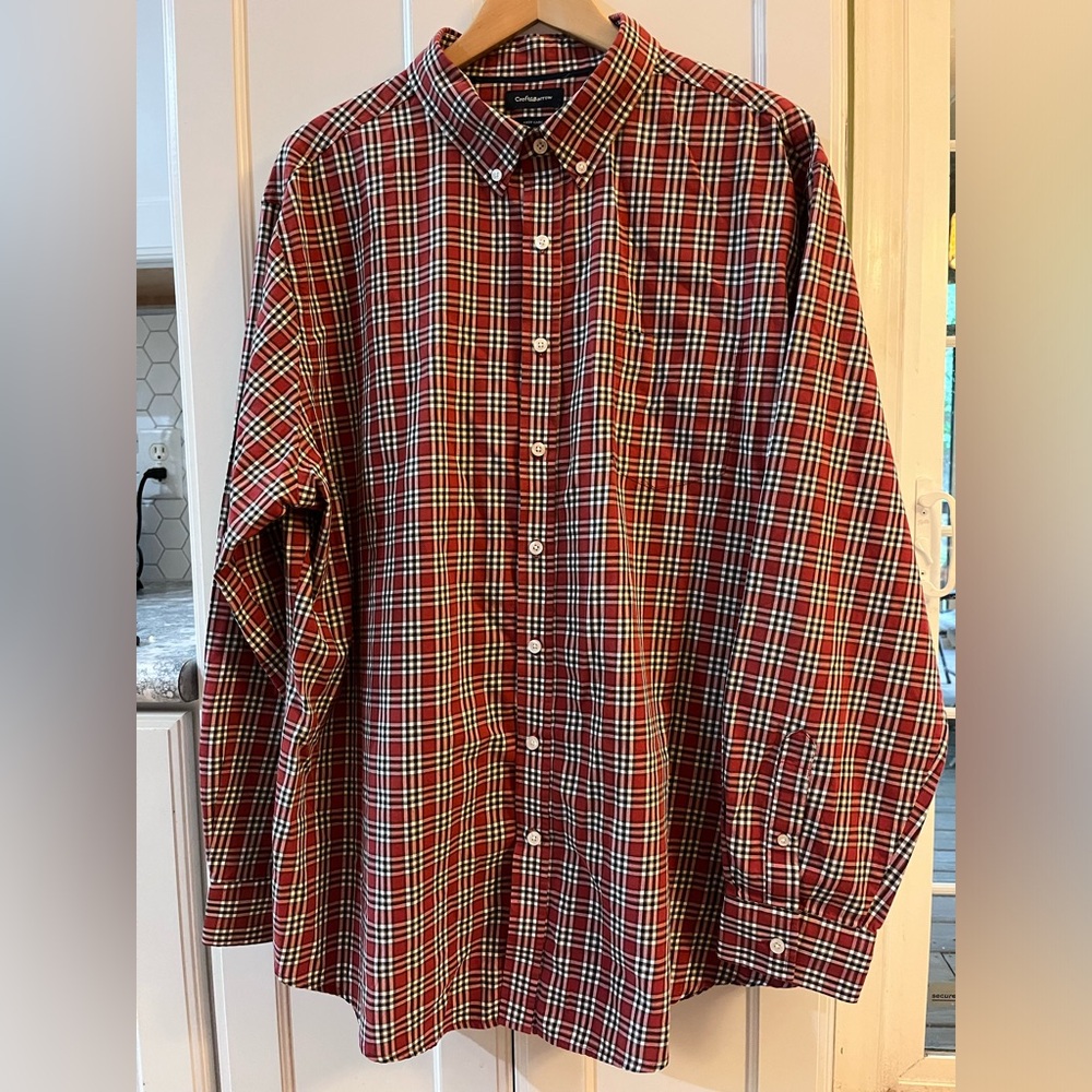 NWOT XXL quality Croft & Barrow men’s shirt. Crisp quality,blue & red plaid.